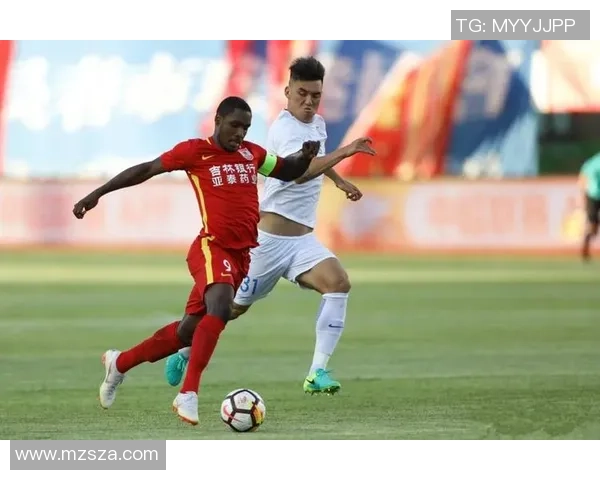 中国足球球星回归老东家重燃昔日辉煌为球队注入新活力 中国足球球星回归老东家重燃昔日辉煌为球队注入新活力